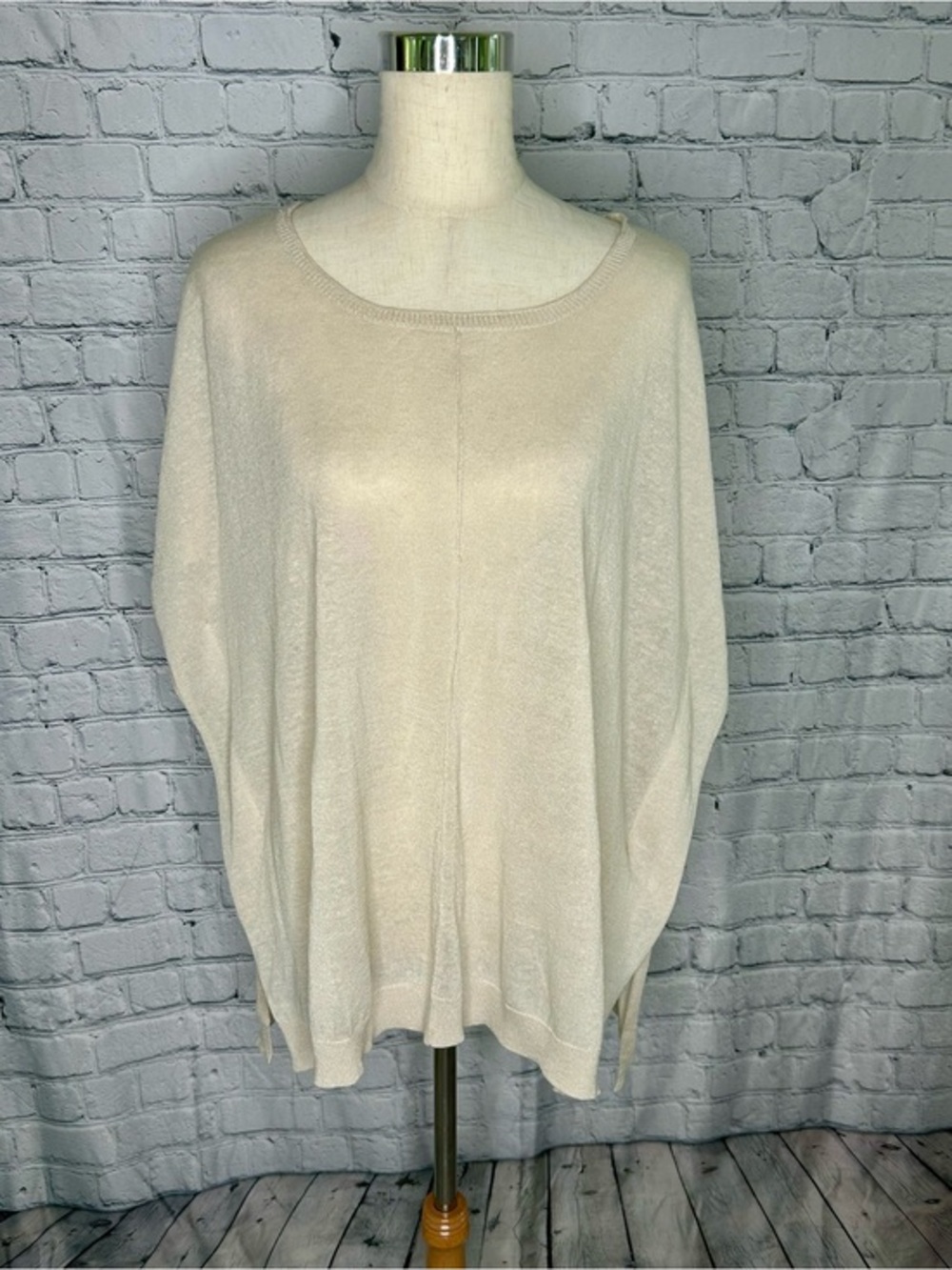 J Jill Sweater M/L Ivory Lightweight Oversized Tunic Dolman Sleeve Soft Knit Top